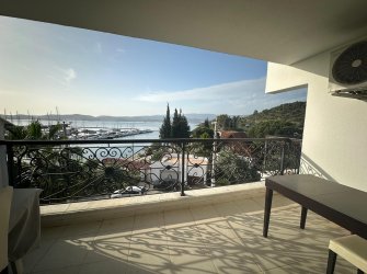 GÜLLÜK'TE MARİNAYA SIFIR GENİŞ 2+1 DAİRE