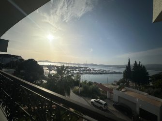 GÜLLÜK'TE MARİNAYA SIFIR GENİŞ 2+1 DAİRE