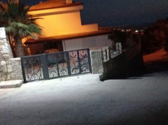GÜLLÜK'TE  DENİZ MANZARALI TADİLATI YAPILMIŞ MÜSTAKİL EV