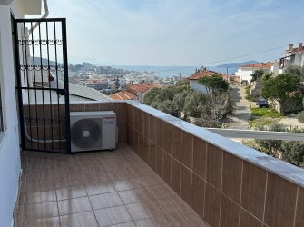 GÜLLÜK'TE  DENİZ MANZARALI TADİLATI YAPILMIŞ MÜSTAKİL EV