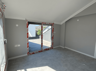 ÇANDARLI'DA DENİZE 250 METRE HARİKA VİLLA