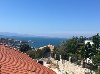 TERASLI MANZARALI DOĞAYLA İÇ İÇE SATILIK 3+1 VİLLA