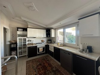 GÜLLÜK'TE SİTE İÇERİSİNDE DENİZ MANZARALI SATILIK DUBLEKS DAİRE