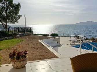 GÜLLÜK'TE EŞSİZ MANZARASIYLA ÖZEL KONUMDA SATILIK VİLLA