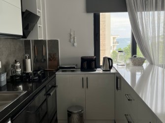 GÜLLÜK'TE ASANSÖRLÜ, DENİZ MANZARALI, FERAH SATILIK 3+1 DAİRE 
