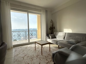 GÜLLÜK'TE HAVUZLU SİTE İÇERİSİNDE DENİZ MANZARALI 2+1 DAİRE