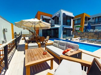 GÜLLÜK'TE FULL DENİZ MANZARALI LÜX 5+1 SATILIK MÜSTAKİL VİLLA