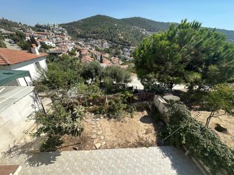 TERASLI MANZARALI DOĞAYLA İÇ İÇE SATILIK 3+1 VİLLA