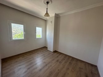 TERASLI MANZARALI DOĞAYLA İÇ İÇE SATILIK 3+1 VİLLA