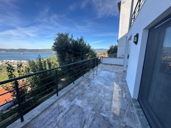 BAKIMLI PANORAMİK DENİZ MANZARALI EŞYALI SATILIK MÜSTAKİL EV