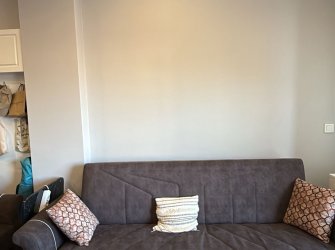 GÜLLÜK MERKEZİ KONUMDA EŞYALI 1+1 DAİRE