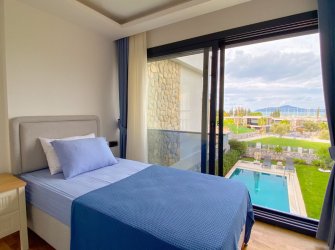 MARİNA MANZARALI DENİZE YÜRÜME MESAFESİNDE LÜKS VİLLA