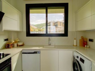 MARİNA MANZARALI DENİZE YÜRÜME MESAFESİNDE LÜKS VİLLA