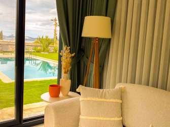 MARİNA MANZARALI DENİZE YÜRÜME MESAFESİNDE LÜKS VİLLA