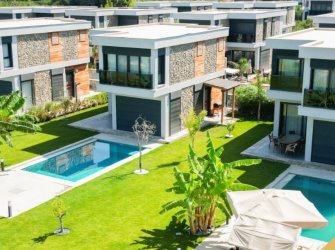 MARİNA MANZARALI DENİZE YÜRÜME MESAFESİNDE LÜKS VİLLA