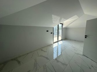 DENİZ MANZARALI TRİPLEKS ÖZEL HAVUZLU VİLLA