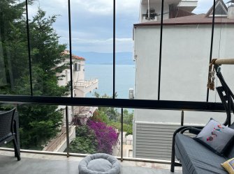 GÜLLÜK'TE ASANSÖRLÜ, DENİZ MANZARALI, FERAH SATILIK 3+1 DAİRE 